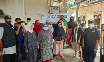 Penyaluran Bantuan untuk warga Jati Jajar RT.02 RW.07